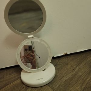 Mary Kay Light Up Travel Makeup Mirror